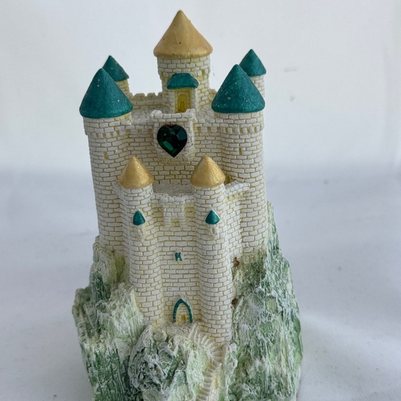 Enchanted Kingdoms 1990 Castle - Hand Painted - Picture 1 of 6